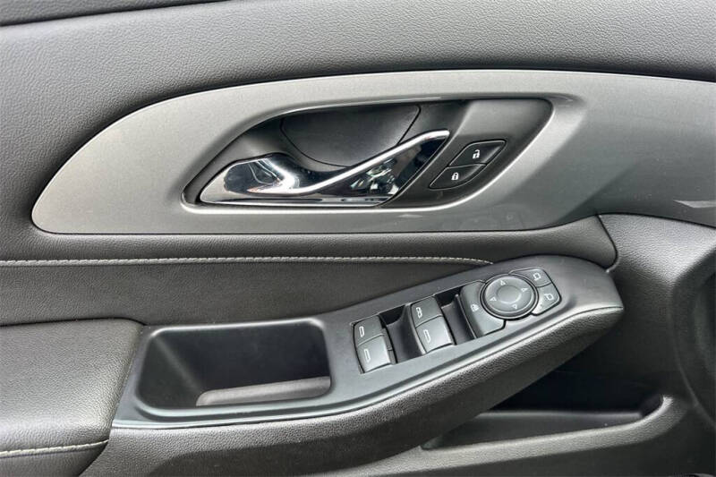 2022 Chevrolet Traverse LT Leather