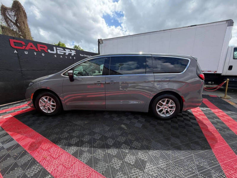 2023 Chrysler Pacifica Touring L