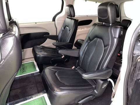 2022 Chrysler Pacifica Touring L