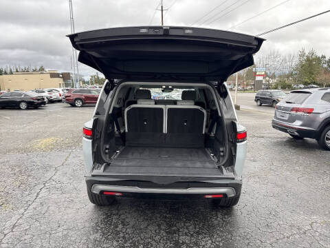 2023 Rivian R1S Adventure