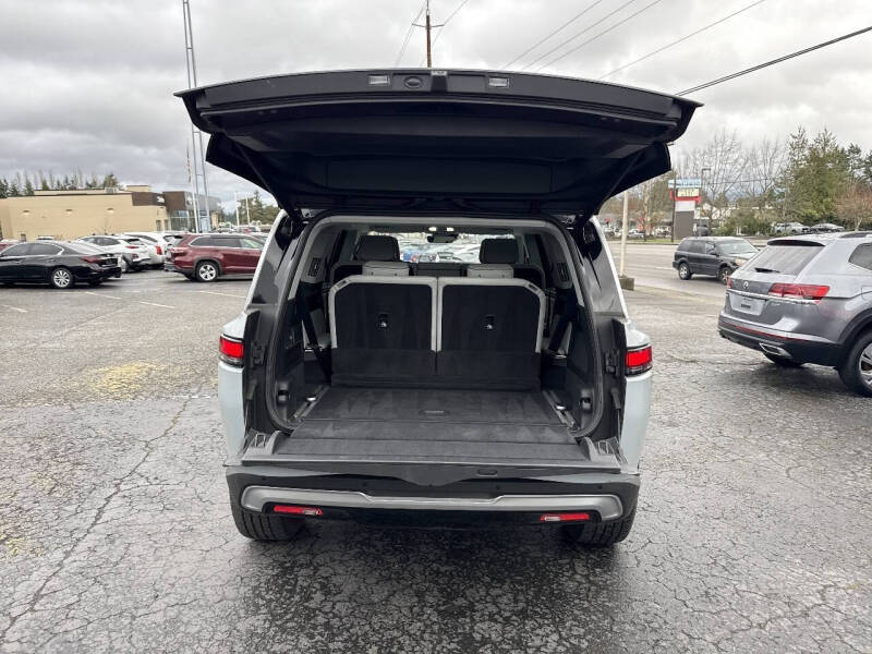 2023 Rivian R1S Adventure