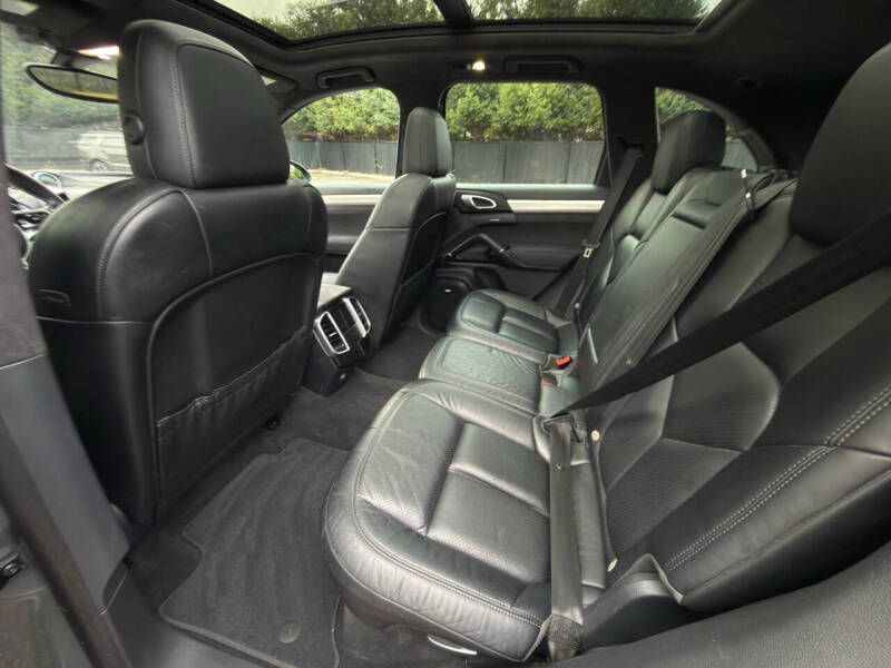 2016 Porsche Cayenne GTS