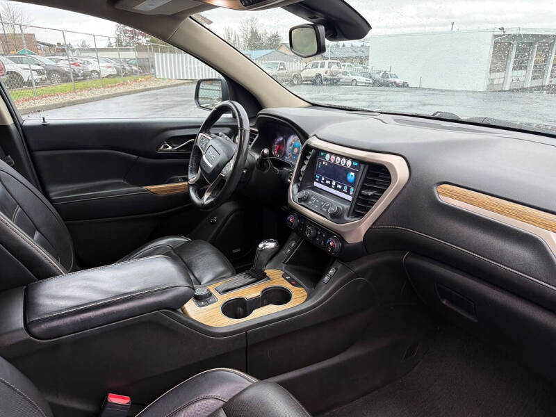 2017 GMC Acadia Denali