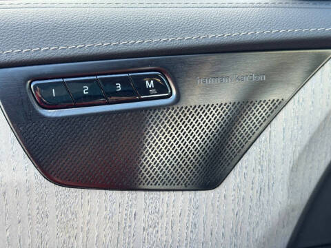 2024 Volvo XC90 Recharge T8 Ultimate Bright Theme 7P