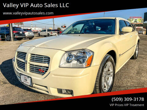 2005 Dodge Magnum for sale at Valley VIP Auto Sales LLC in Spokane Valley WA