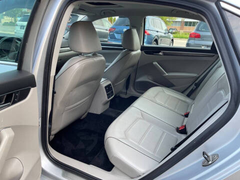 2016 Volkswagen Passat 1.8T SE