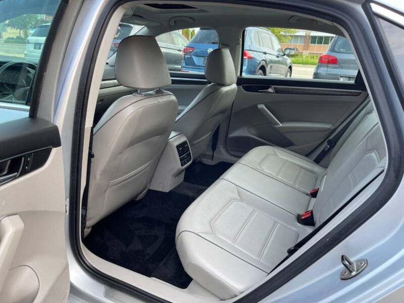 2016 Volkswagen Passat 1.8T SE