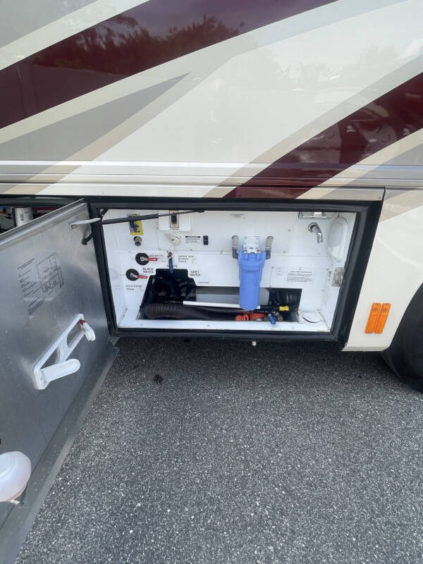 2013 Freightliner XCM Chassis