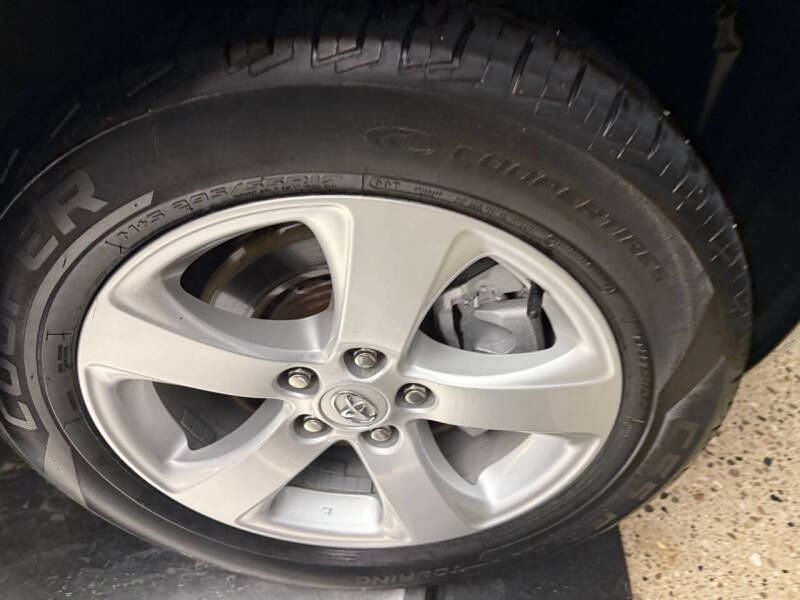 2011 Toyota Sienna Base 7-Passenger