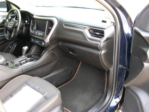 2017 GMC Acadia SLE-2