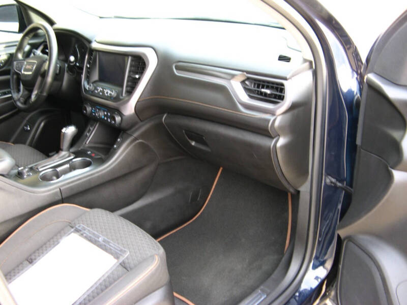 2017 GMC Acadia SLE-2