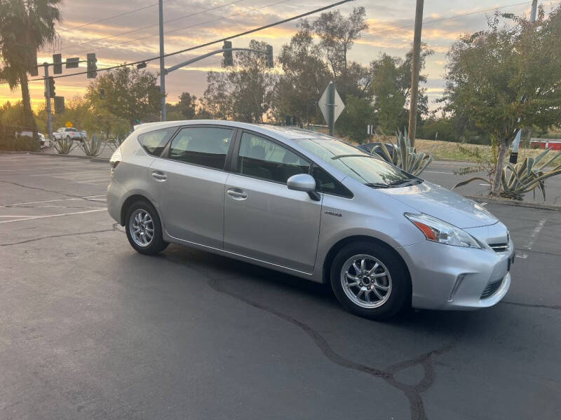 2013 Toyota Prius v Two