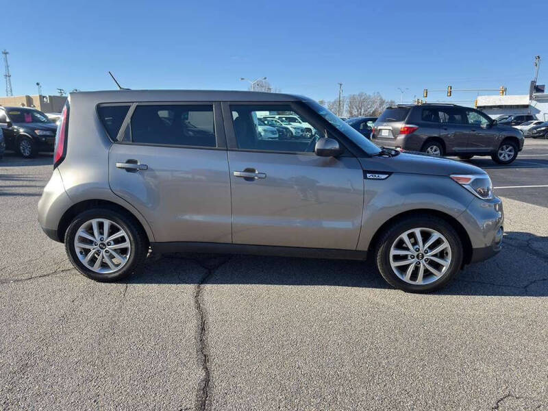 2017 Kia Soul +
