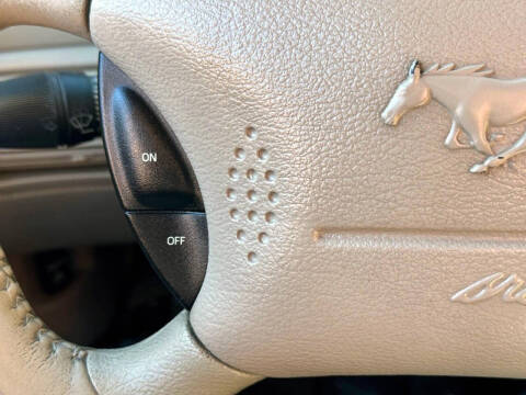 2004 Ford Mustang Deluxe