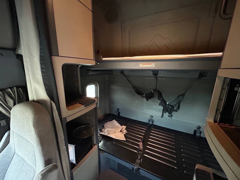 2016 Freightliner Cascadia