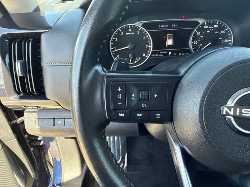 2024 Nissan Pathfinder SV