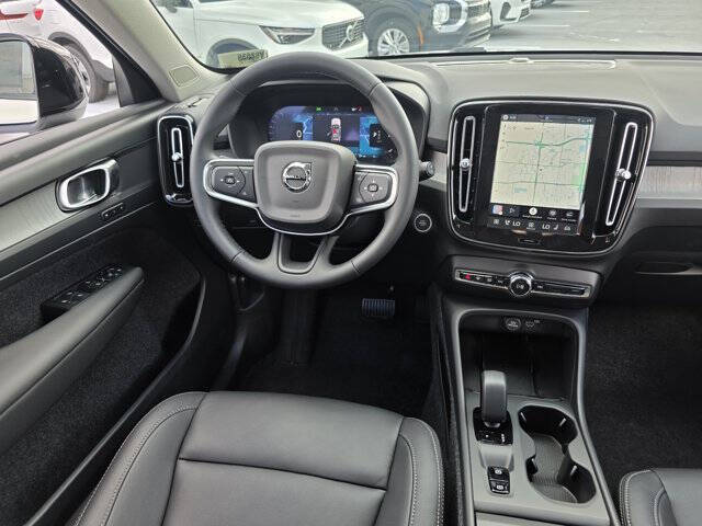 2026 Volvo XC40 B4 Core
