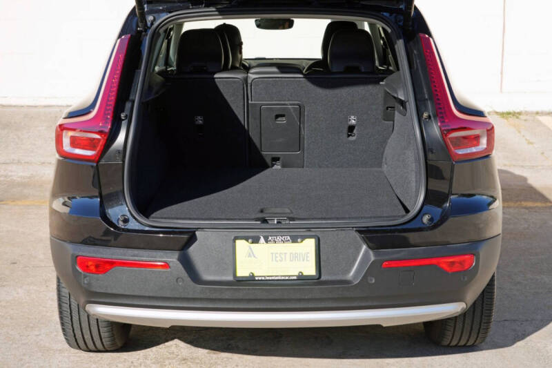 2023 Volvo XC40 B5 Core