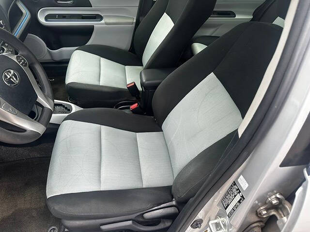 2013 Toyota Prius c Two
