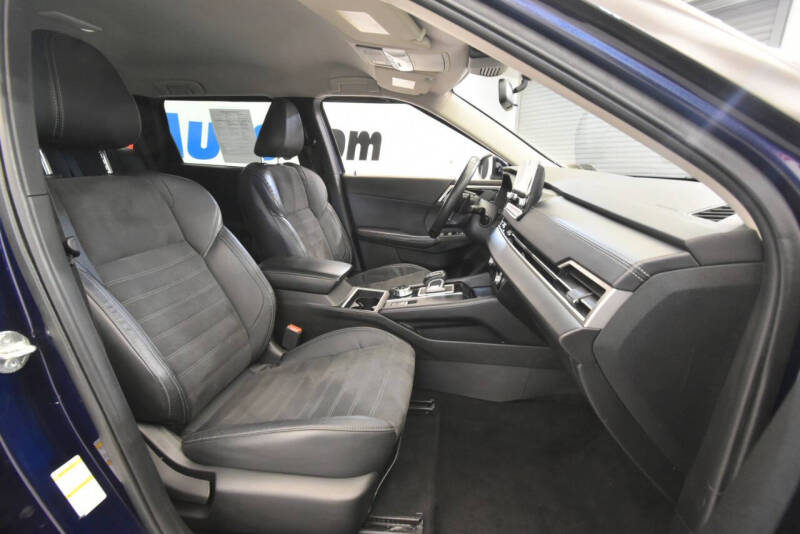 2023 Mitsubishi Outlander SE