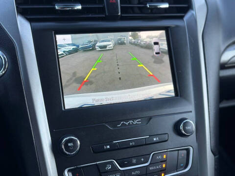 2020 Ford Fusion Hybrid SE