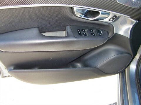 2019 Volvo XC90 T8 eAWD R-Design