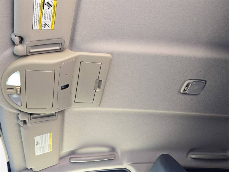 2012 Nissan Titan SV