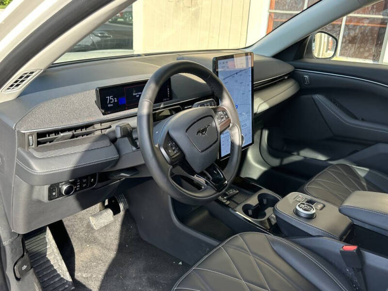 2024 Ford Mustang Mach-E Select