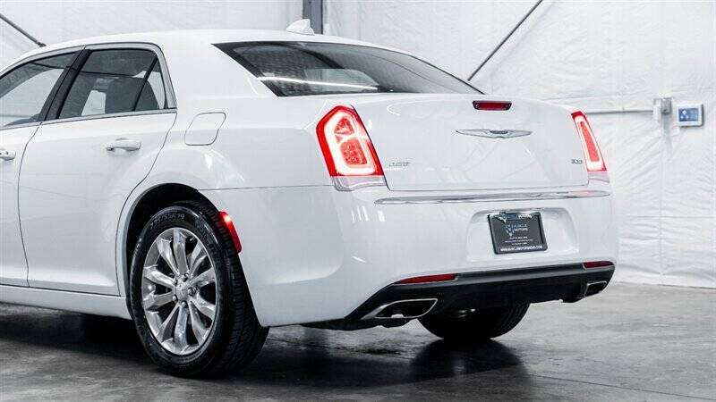 2022 Chrysler 300 Touring