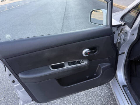 2012 Nissan Versa 1.8 S