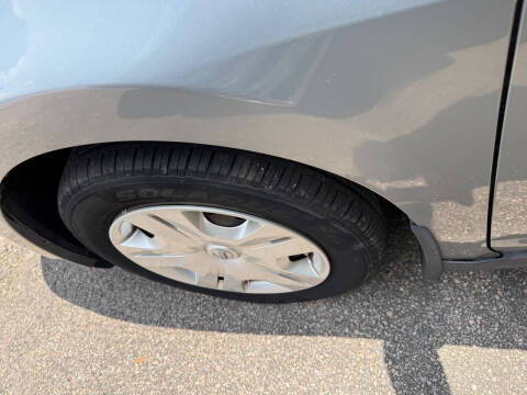 2010 Nissan Versa 1.8 S