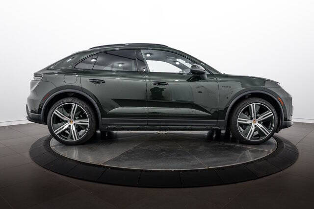 2025 Porsche Macan 4 Electric