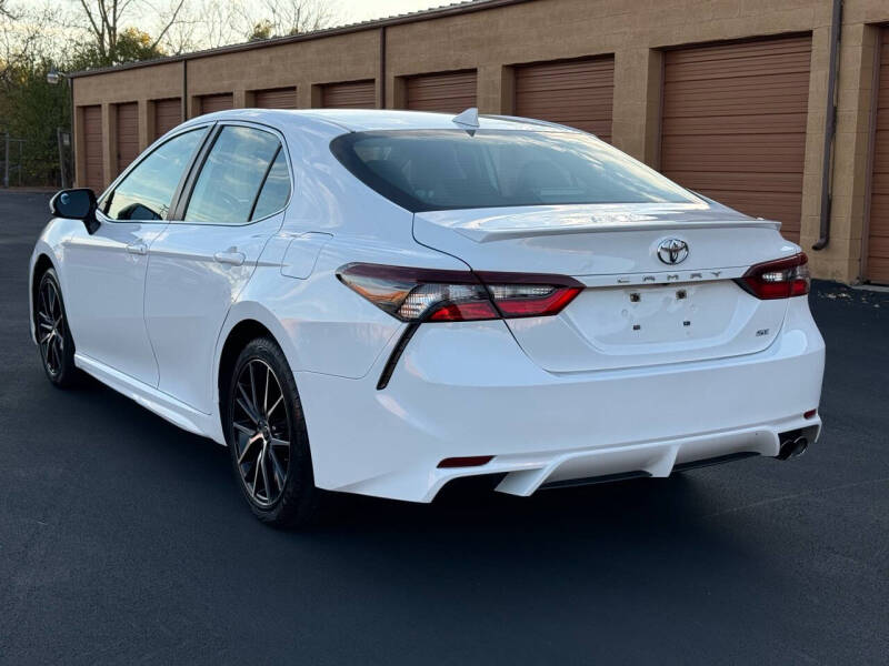 2021 Toyota Camry SE photo 7