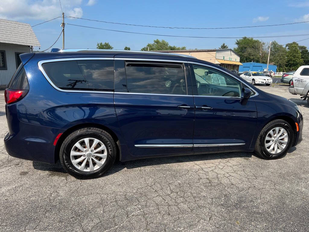 2018 Chrysler Pacifica for sale at Access Auto Wholesale & Leasing in Lowell, IN