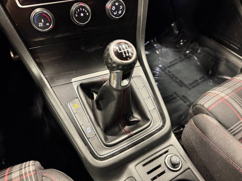 2017 Volkswagen Golf GTI S