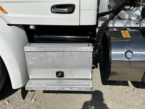 2019 Peterbilt 567 Road Tractor