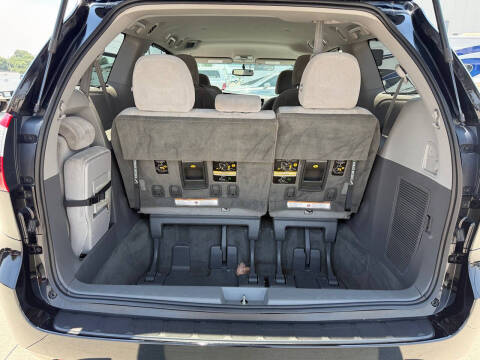 2017 Toyota Sienna LE 8-Passenger