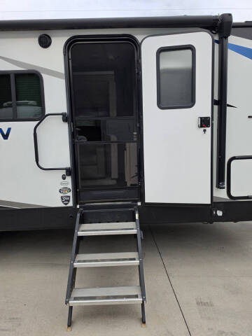 2023 Cruiser RV Shadow Cruiser