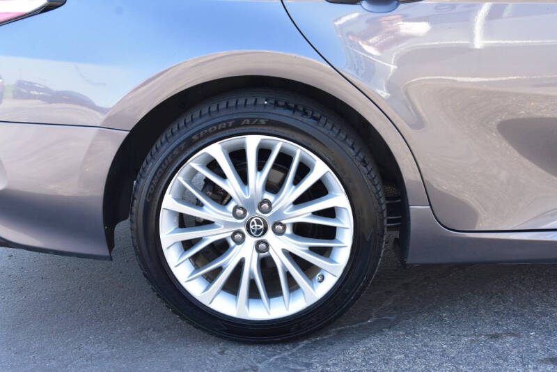 2018 Toyota Camry Hybrid XLE