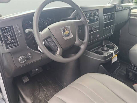 2025 Chevrolet Express 2500