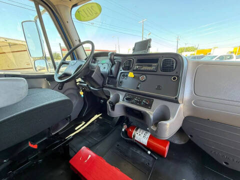 2017 Freightliner M2 106