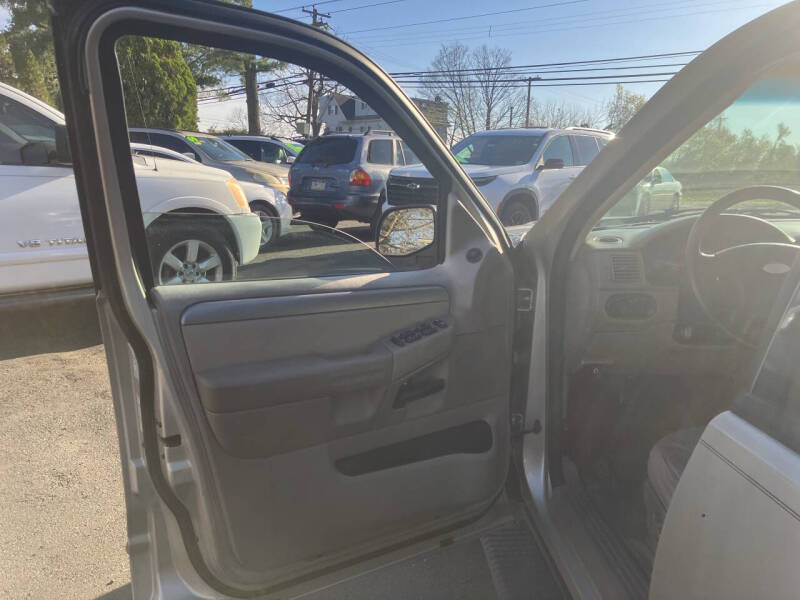 2004 Ford Explorer XLT