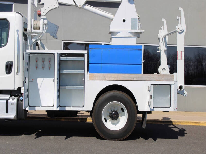 2019 Freightliner M2 106