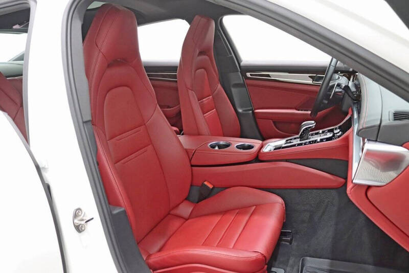 2022 Porsche Panamera