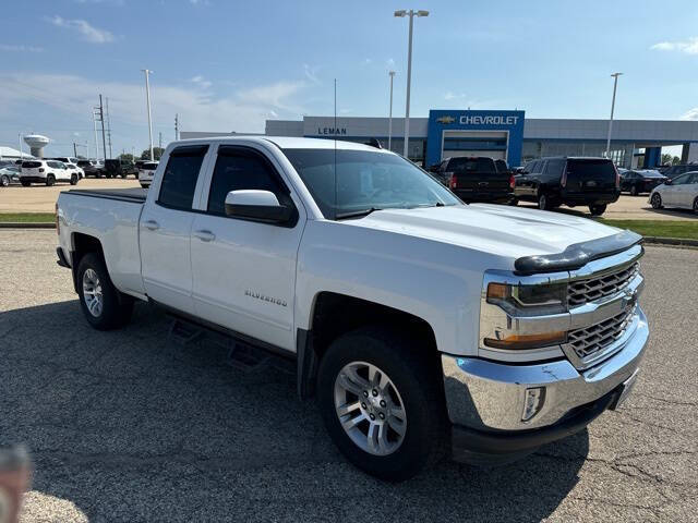 Used 2016 Chevrolet Silverado 1500 LT with VIN 1GCVKREC3GZ408201 for sale in Bloomington, IL