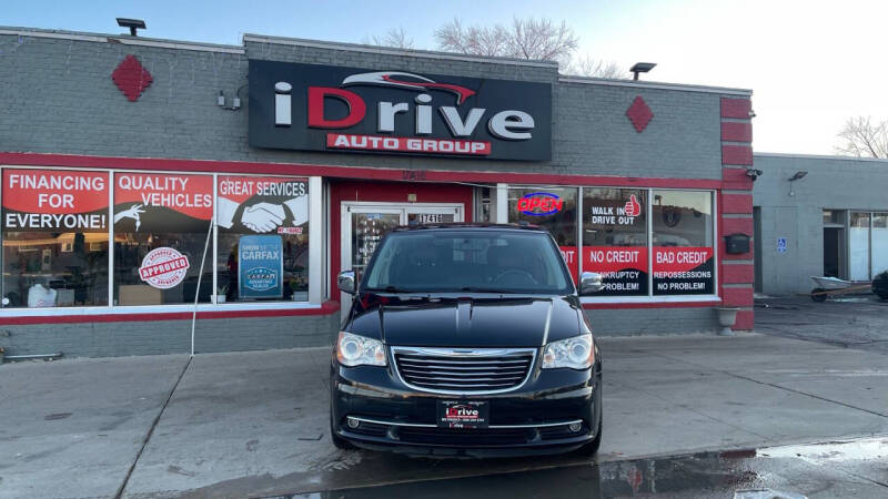 2012 Chrysler Town and Country for sale at iDrive Auto Group in Eastpointe MI