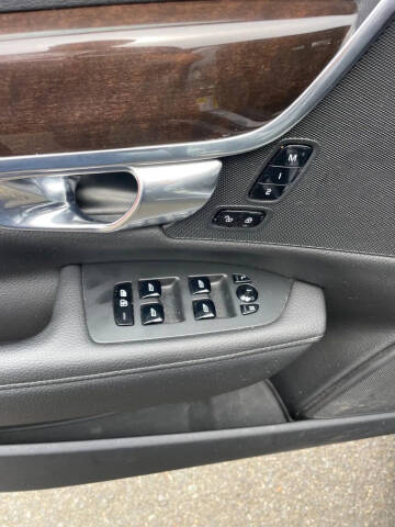 2017 Volvo S90 T5 Momentum