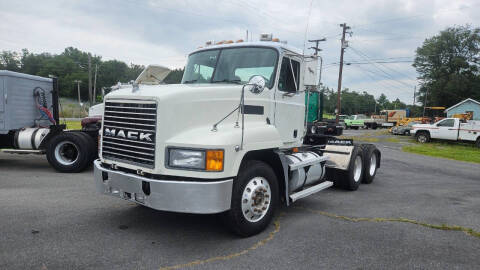 2002 Mack CH613