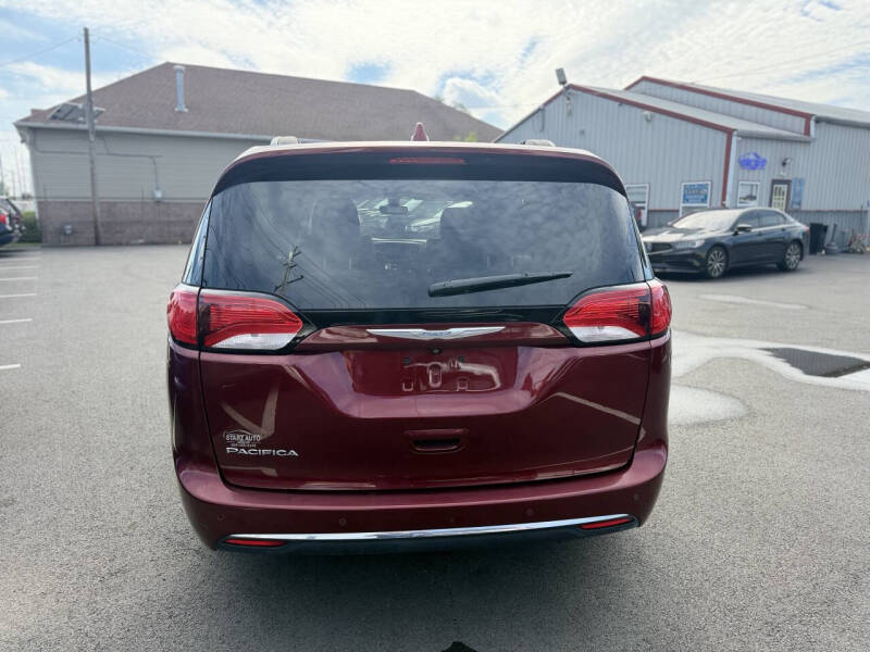2017 Chrysler Pacifica Touring-L