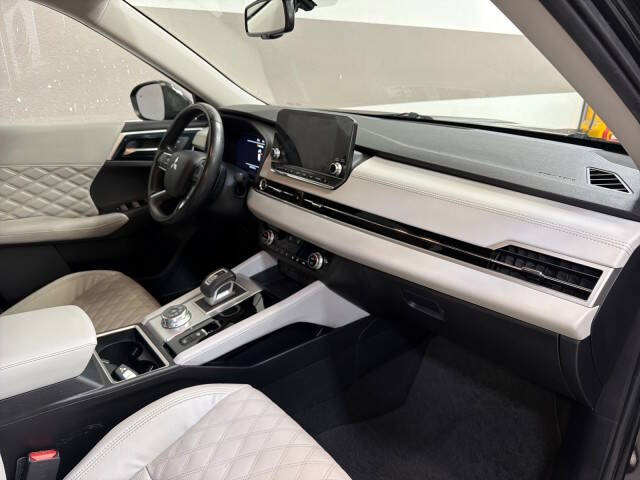 2022 Mitsubishi Outlander SEL